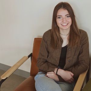 Meet your Posher, Elyssa